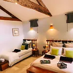 La Petite Felixiere, Independants A 10 Min De Cholet, 25 Min Du Puy Du Fou Et 35 Min De Nantes