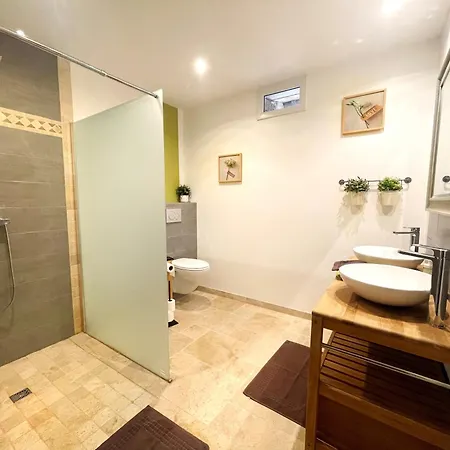 Guest house 